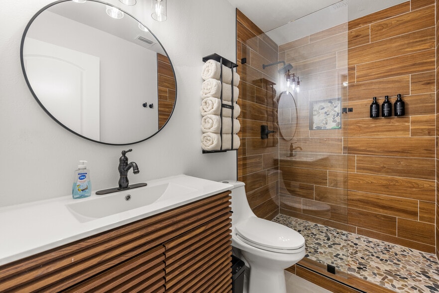 More Photos Of 17790 Caloosa Rd, Alva Apartments For Sale