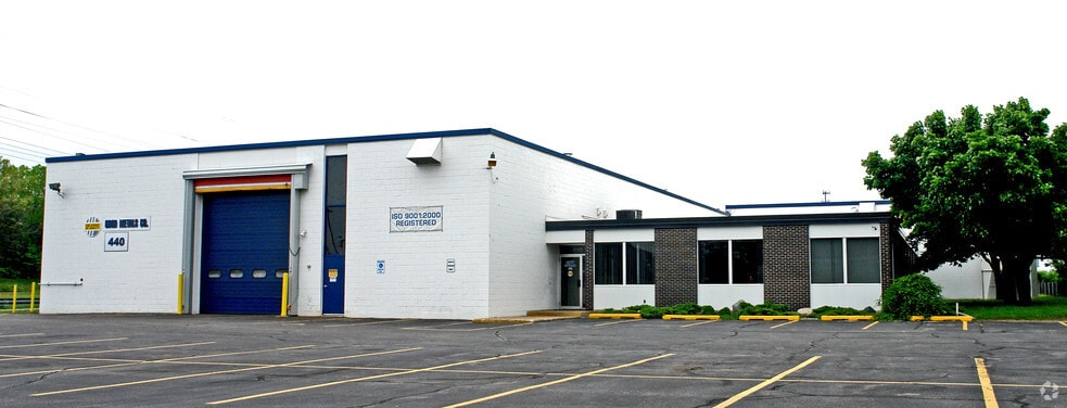 More Photos Of 440 32nd St SW, Wyoming Warehouse For Sale