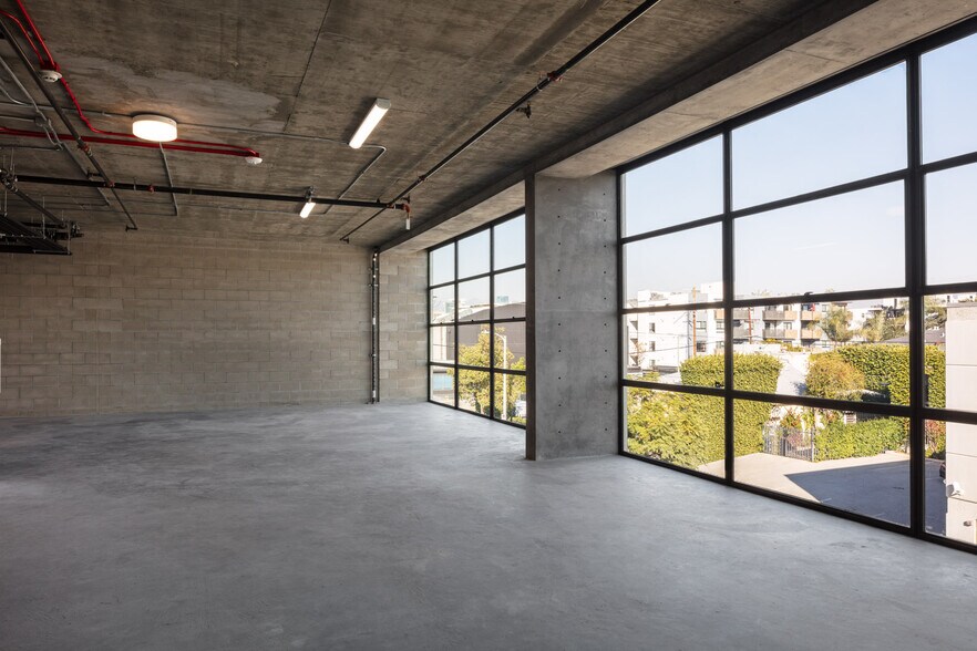 More Photos Of 743 Seward St, Los Angeles Office For Lease