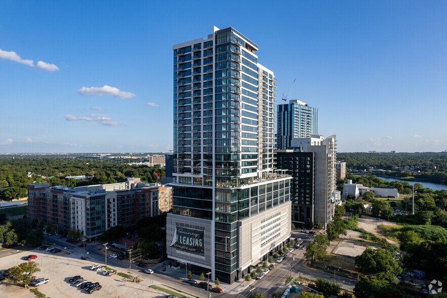 More Photos Of 91 Red River St, Austin Apartments For Lease