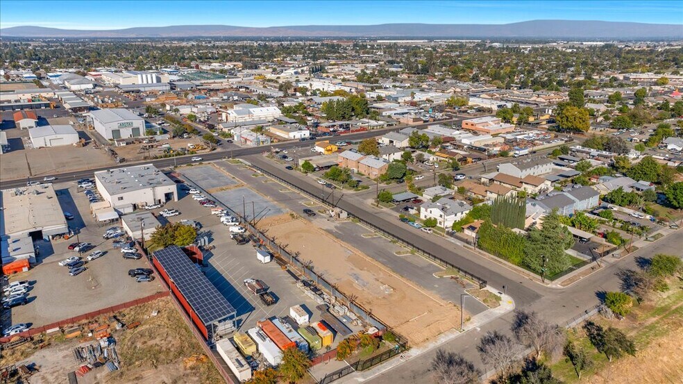 More Photos Of 4630 E Olive Ave, Fresno Warehouse For Sale