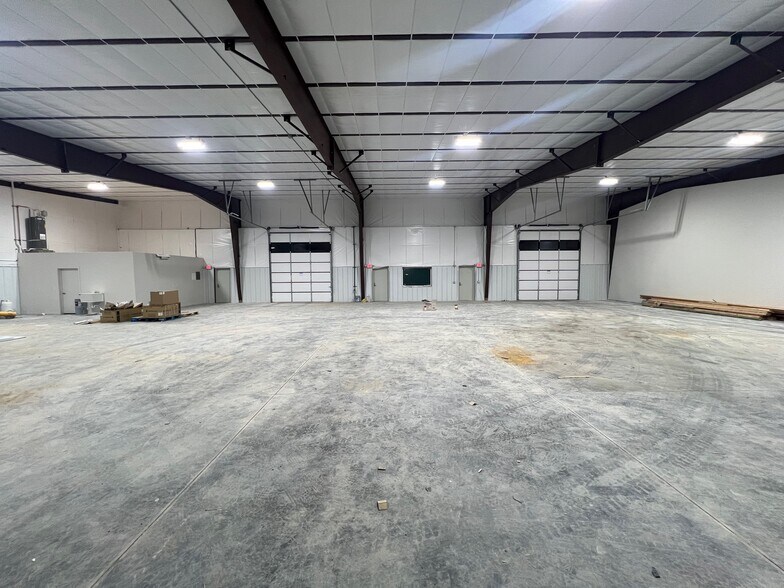 More Photos Of 231 Tailwind Cir, Chubbuck Industrial For Lease