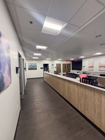 More Photos Of 2950 W Horizon Ridge Pky, Henderson Office For Sale