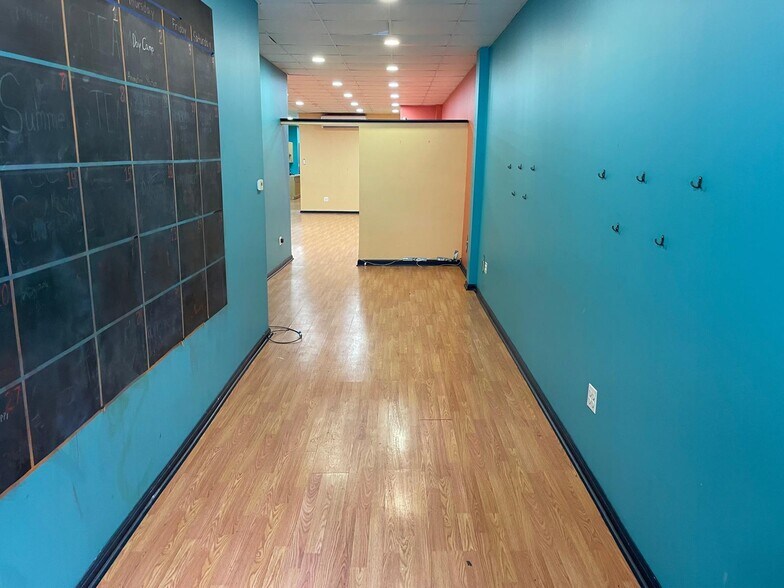 More Photos Of 7912 5th Ave, Brooklyn Office For Lease
