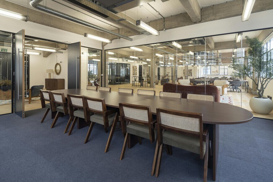 More Photos Of 15-27 Gee St, London Office Residential For Lease