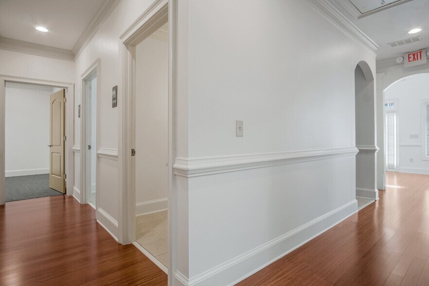 More Photos Of 4720 Peachtree Industrial Blvd, Berkeley Lake Office For Lease