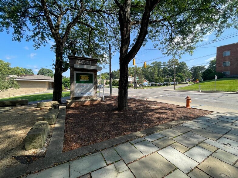 More Photos Of 4041 N High St, Columbus Office For Lease