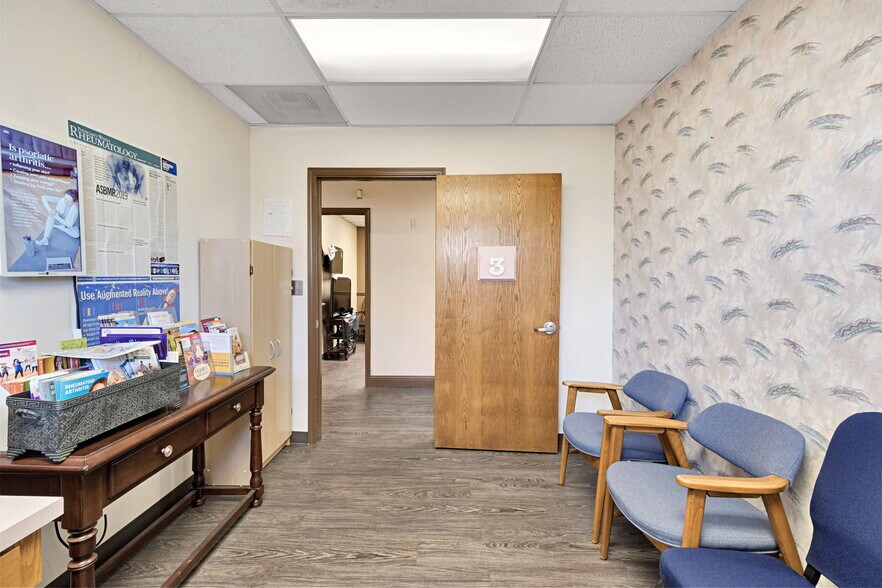 More Photos Of 1260 E Almond Ave, Madera Medical For Sale