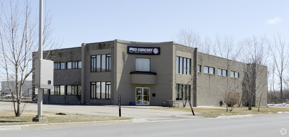 Primary Photo Of 225 Rue Industrielle, Delson Warehouse For Lease