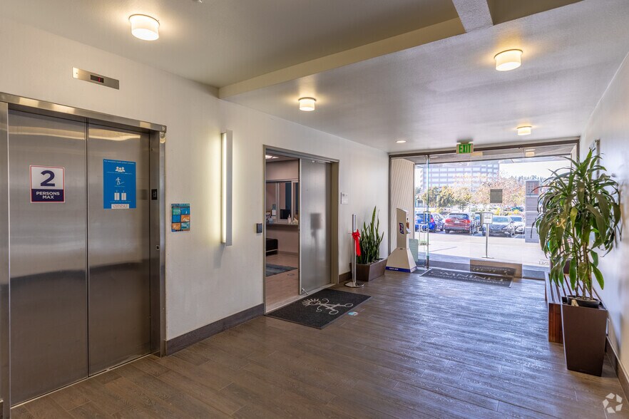 More Photos Of 5333 Mission Center Rd, San Diego Office For Lease