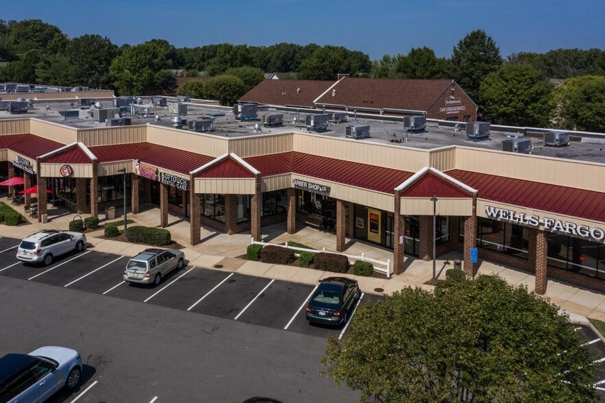 More Photos Of 2946A-Q-2952A-K Chain Bridge Rd, Oakton Unknown For Lease