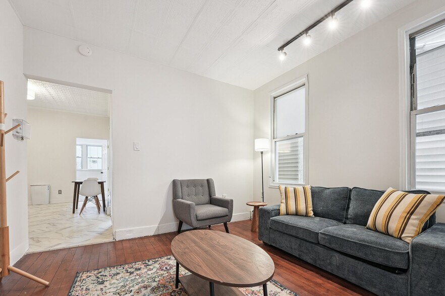 More Photos Of 910 19th St, Union City Multifamily For Sale