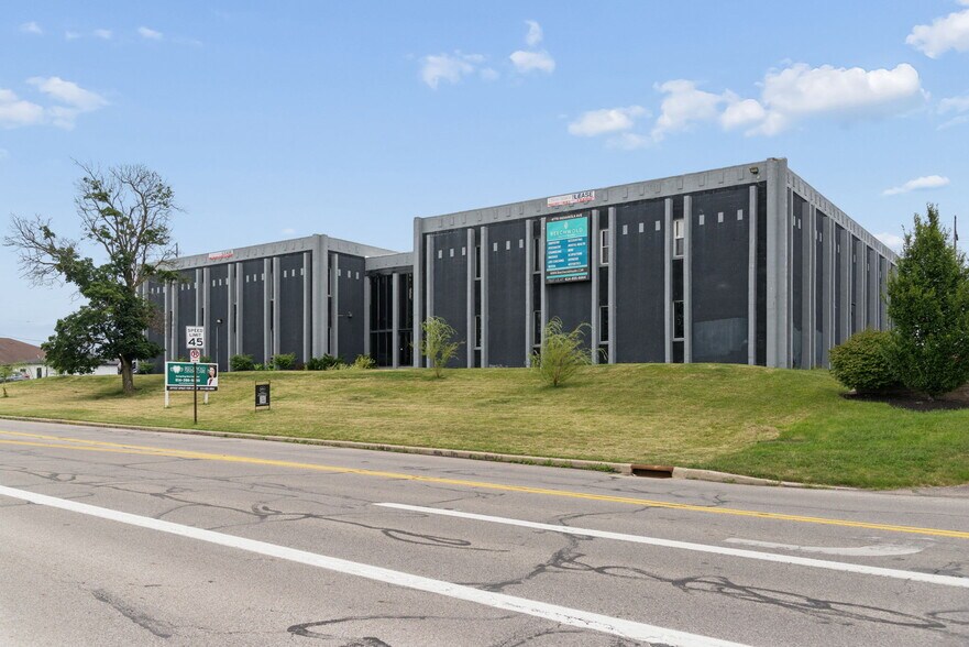 Primary Photo Of 4770 Indianola Ave, Columbus Office For Sale