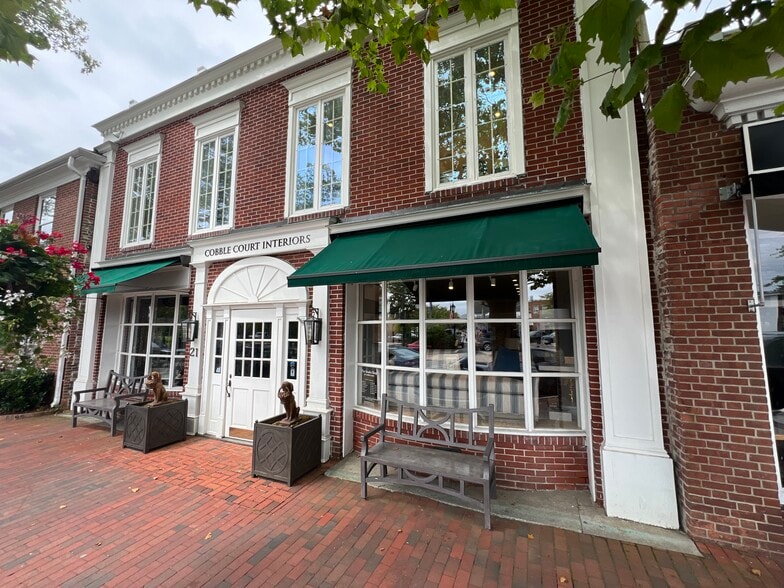 More Photos Of 21 South Ave, New Canaan Storefront Retail Office For Lease