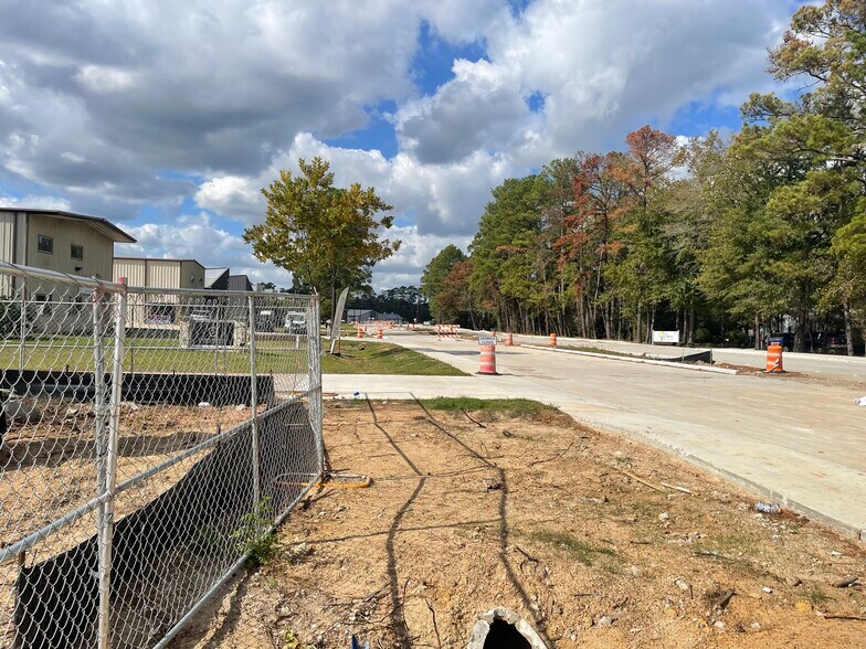 More Photos Of 32223 Tamina Rt, Magnolia Flex For Lease