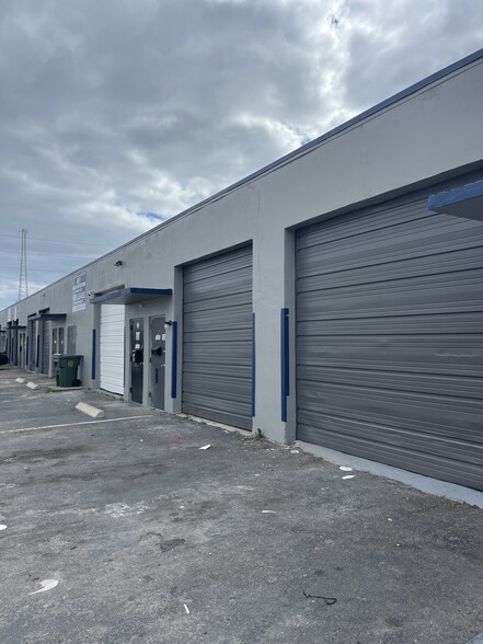 Primary Photo Of 1800-1838 NW 29th St, Oakland Park Warehouse For Lease