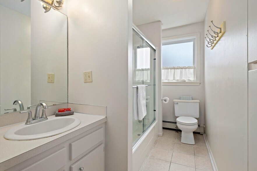 More Photos Of 22 Crescent St, Grand Rapids Apartments For Sale