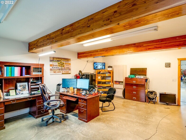 More Photos Of 4190 Highway 101 N, Tillamook Warehouse For Sale