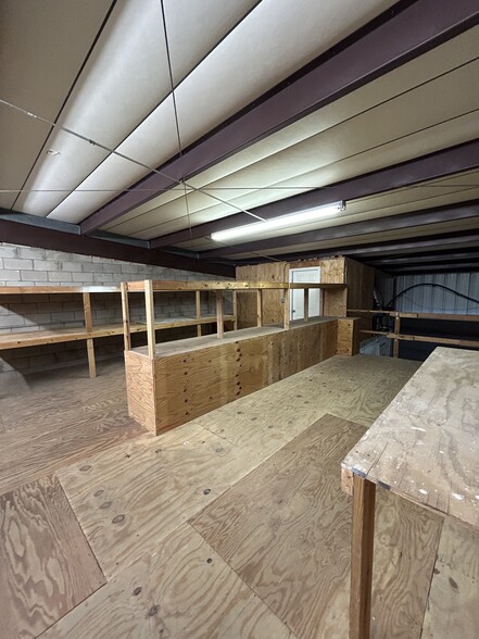More Photos Of 3903 Industry Blvd, Lakeland Warehouse For Lease