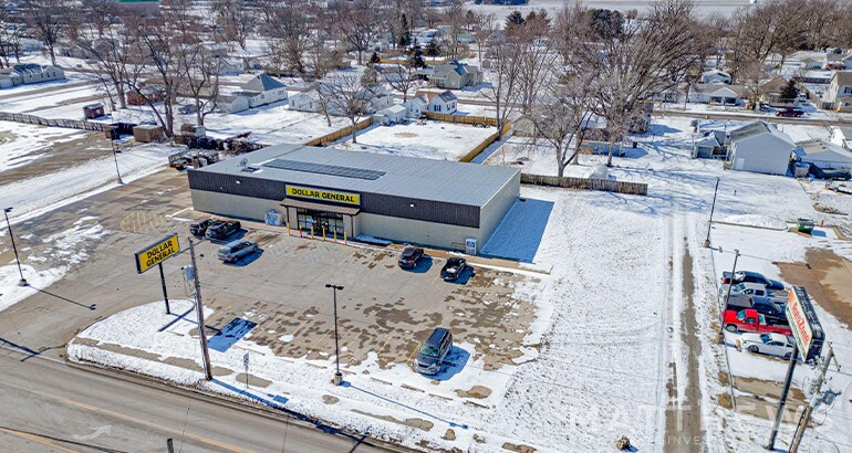 More Photos Of 951 N Springfield St, Virden Freestanding For Sale