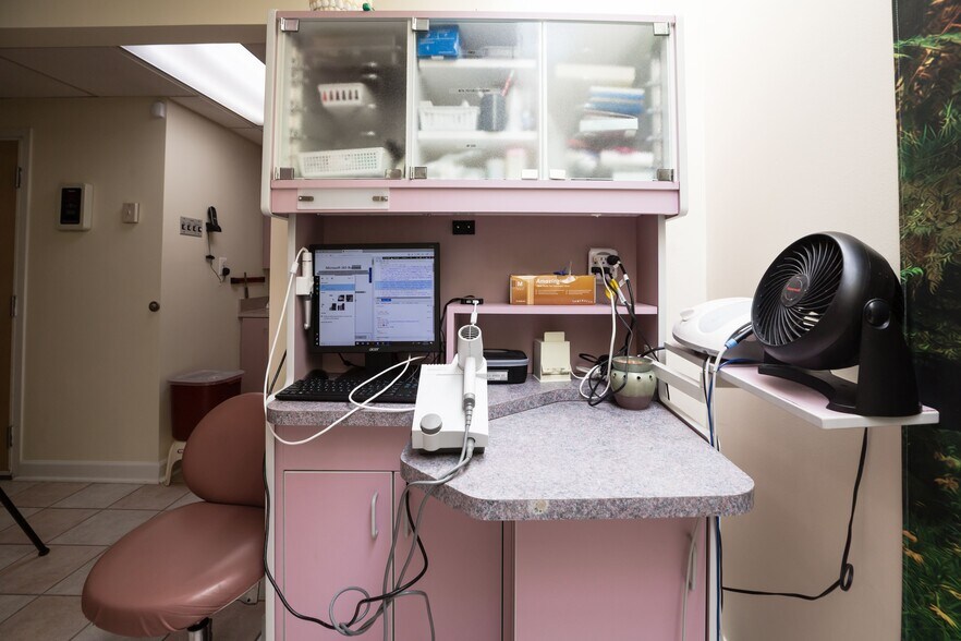 More Photos Of 931-947 Russell Ave, Gaithersburg Medical For Lease