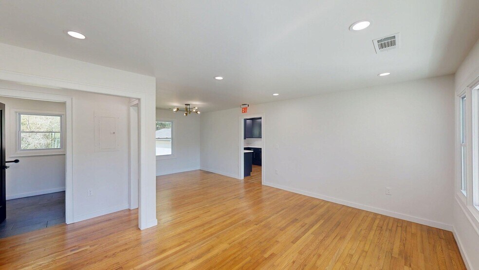 More Photos Of 1949 Carrollton Villa Rica Hwy, Villa Rica Office For Sale