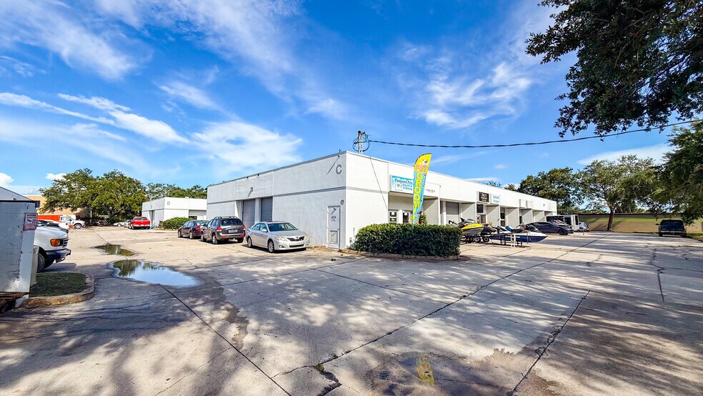 More Photos Of 2885 Electronics Dr, Melbourne Unknown For Lease