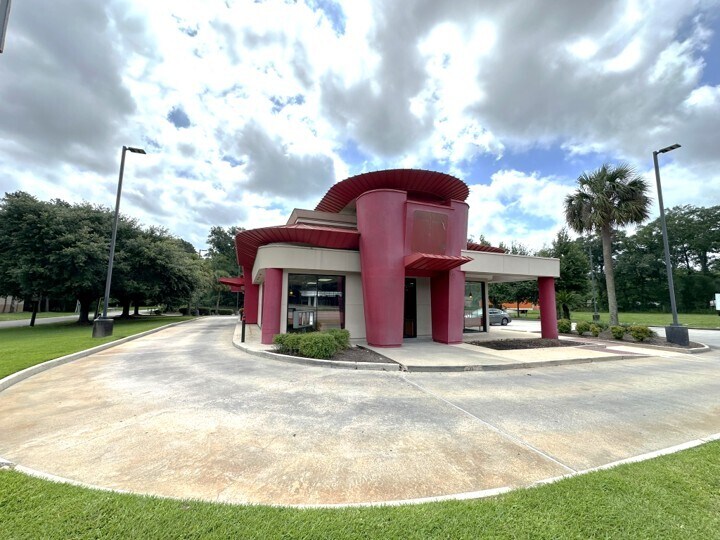 Primary Photo Of 11682 Plank Rd, Baton Rouge Fast Food For Lease