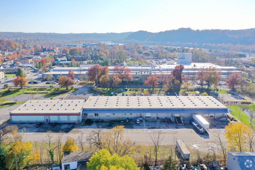 More Photos Of 201 Ann St, Oakmont Light Distribution For Lease