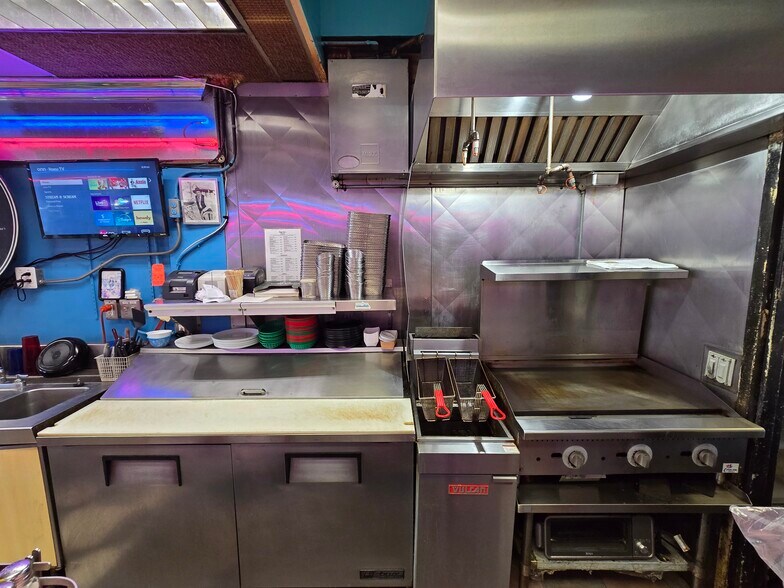 More Photos Of 1279 S Kihei Rd, Kihei Freestanding For Lease