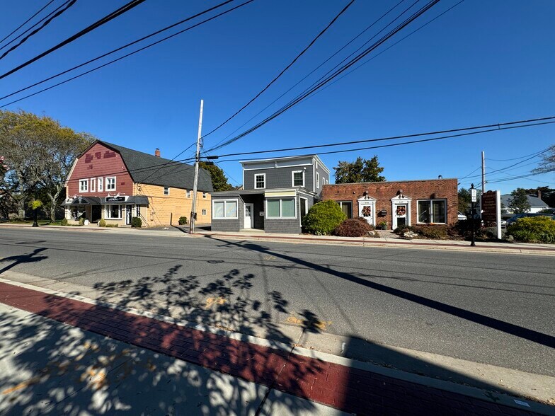 More Photos Of 451 Lake Ave, Saint James Storefront Retail Residential For Lease