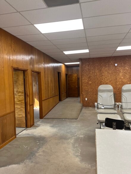 More Photos Of 4200 Maysville Rd, Commerce Light Distribution For Lease