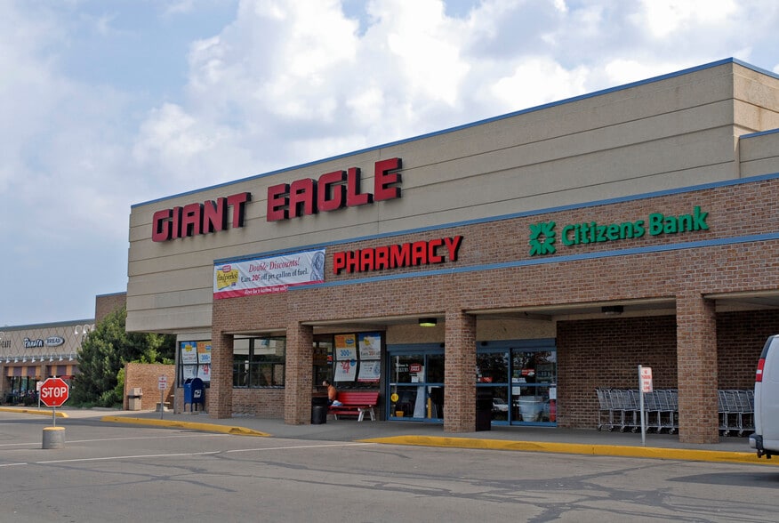 More Photos Of 2525 W 12th St, Erie Unknown For Lease