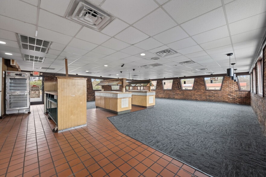 More Photos Of 1301 Gum Branch Rd, Jacksonville Restaurant For Lease