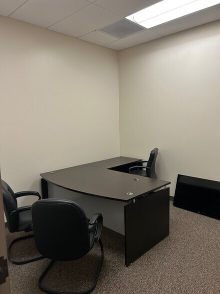 More Photos Of 2450 S Gilbert Rd, Chandler Office For Lease