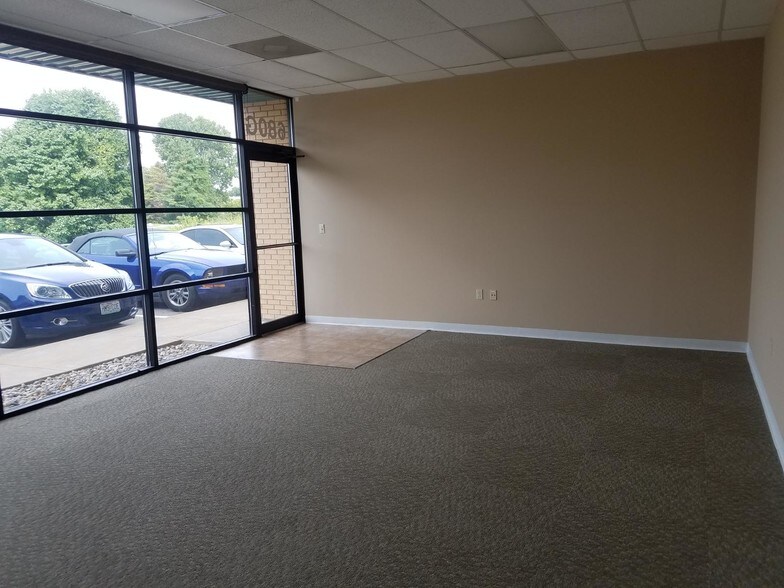 More Photos Of 680 Crown Industrial Ct, Chesterfield Flex For Lease