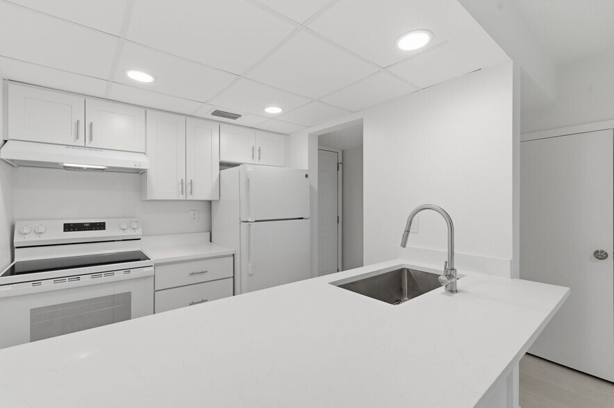 More Photos Of 1100 Turner St, Clearwater Apartments For Sale
