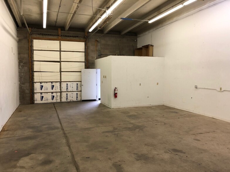 More Photos Of 20-90 Mount View Ln, Colorado Springs Warehouse For Lease