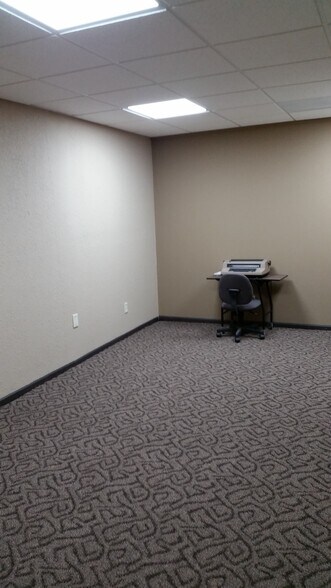 More Photos Of 1711 Westport Rd, Kansas City Office For Sale