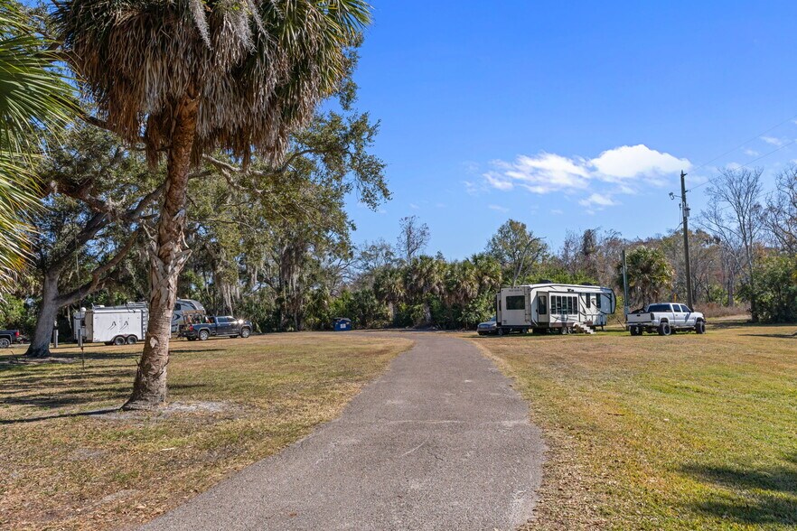 More Photos Of 8301 Congress St, Port Richey Flex For Sale