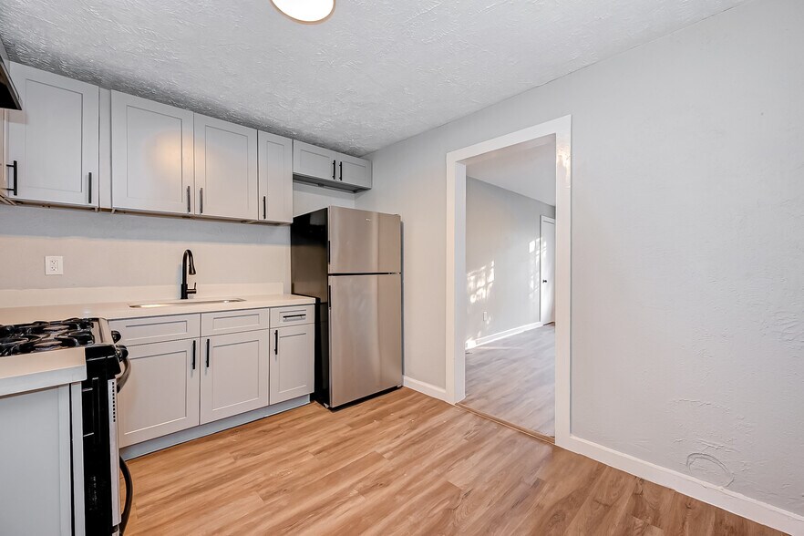 More Photos Of 6420 Conley St, Houston Apartments For Sale