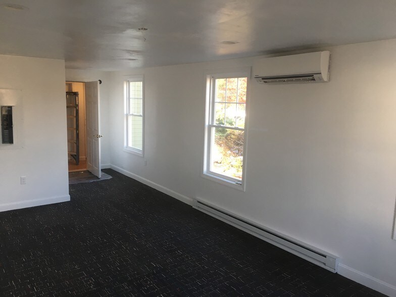 More Photos Of 25 Accord Park Dr, Rockland Office For Lease