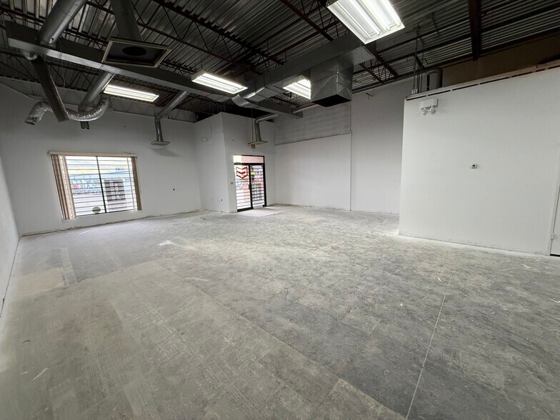 More Photos Of 3217 2 Av N, Lethbridge Service For Lease