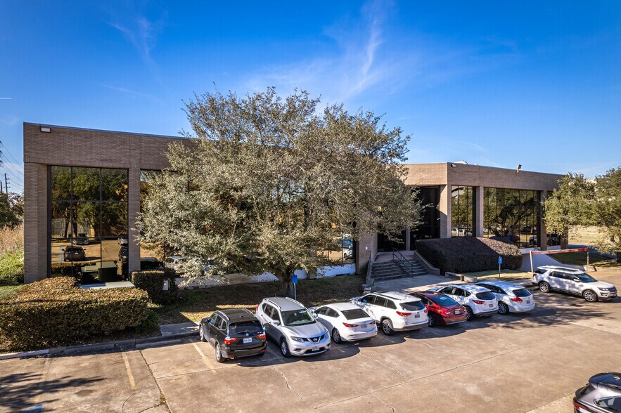 More Photos Of 7707 Fannin St, Houston Medical For Lease