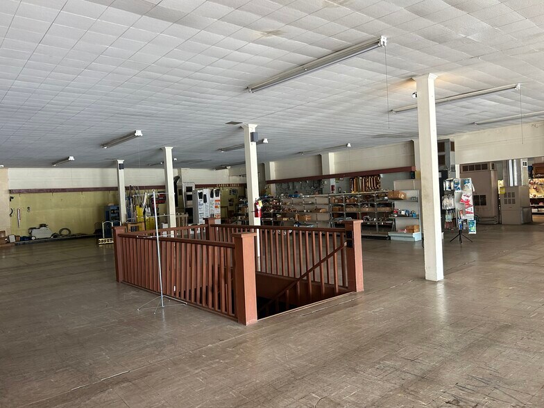 More Photos Of 15 Courthouse Sq, Cleveland Office For Sale
