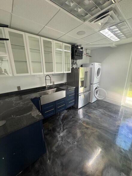 More Photos Of 13730 Cypress Terrace Cir, Fort Myers Medical For Sale