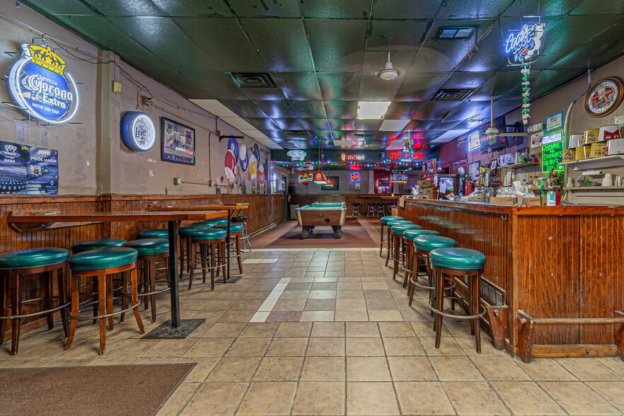 More Photos Of 705 Roosevelt Ave, San Antonio Sports And Entertainment For Sale