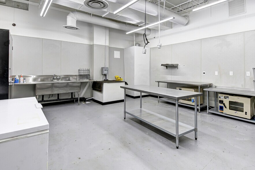 More Photos Of 1045 W 45th Ave, Denver Warehouse For Sale