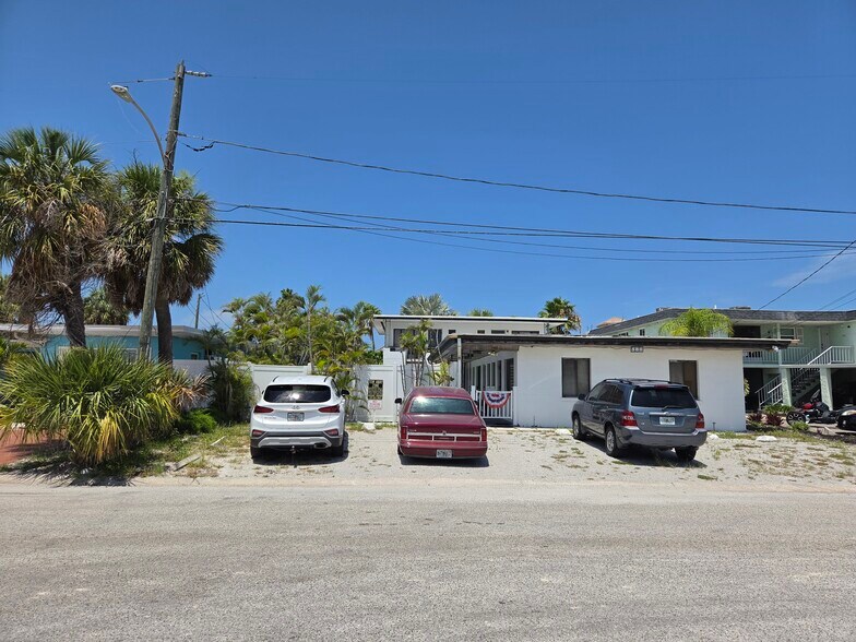 More Photos Of 580 Bay Esplanade, Clearwater Apartments For Sale