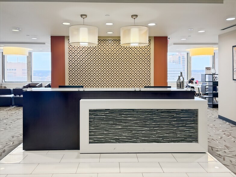 More Photos Of 7733 Forsyth Blvd, Clayton Coworking Space